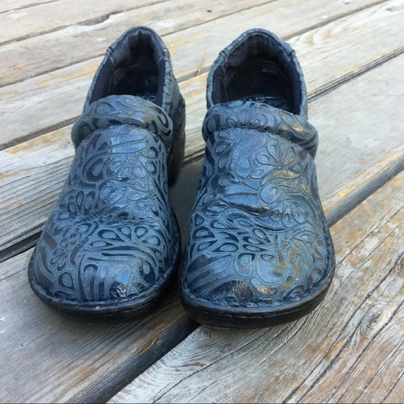 Womens BOC by BORN Concepts Embossed Paisley Clogs - Picture 3 of 8